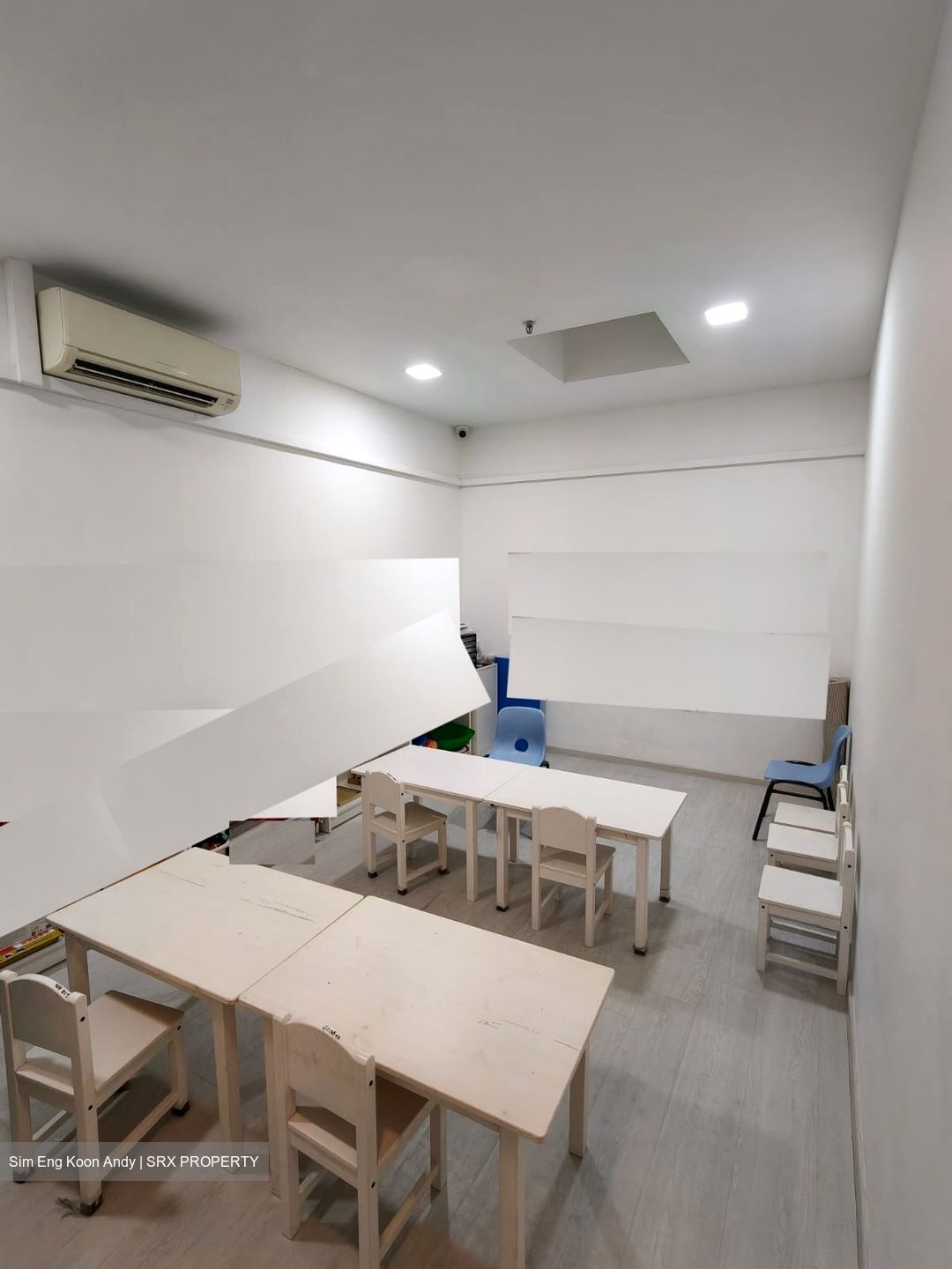 Parkway Centre (D15), Office #595886471